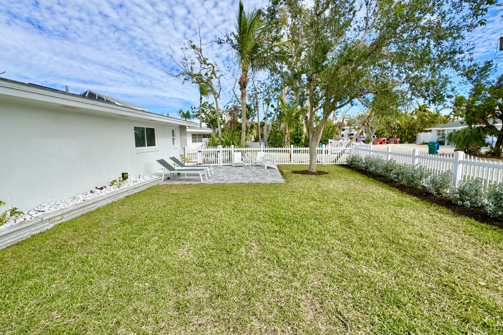 Holmes Beach 106