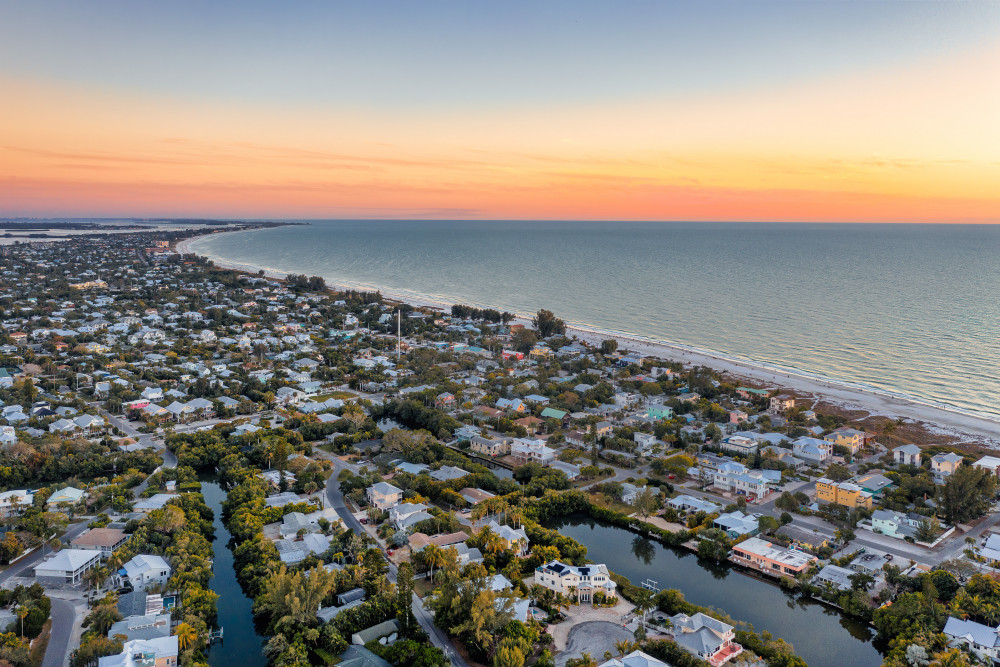 Holmes Beach 106
