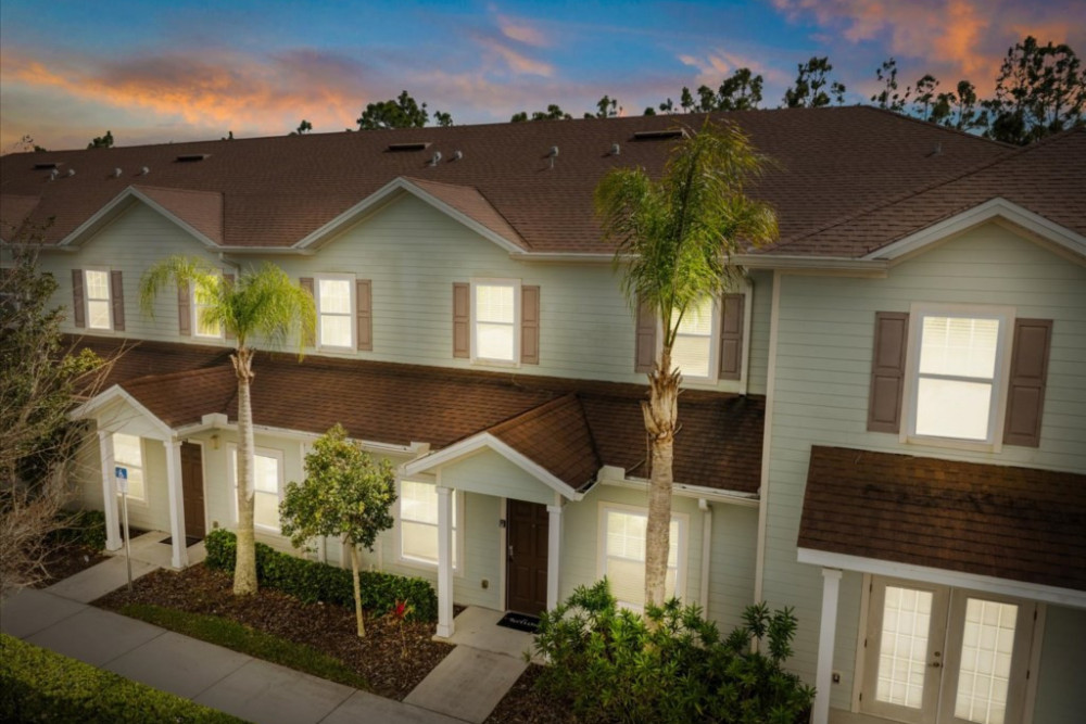 West Lucaya Village 24