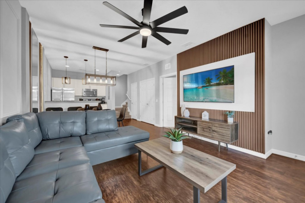 West Lucaya Village 24