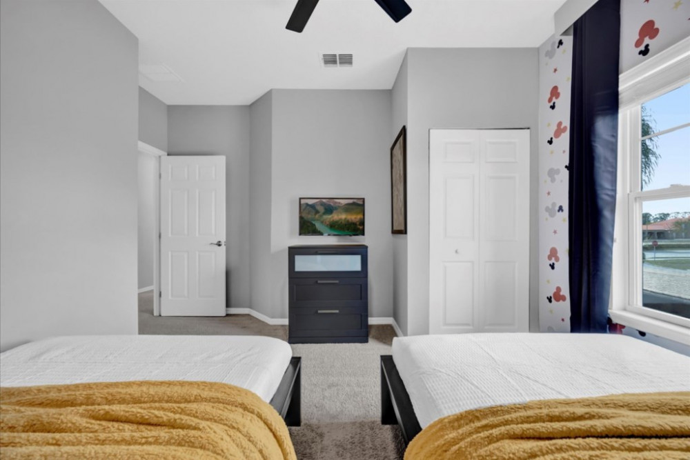 West Lucaya Village 24