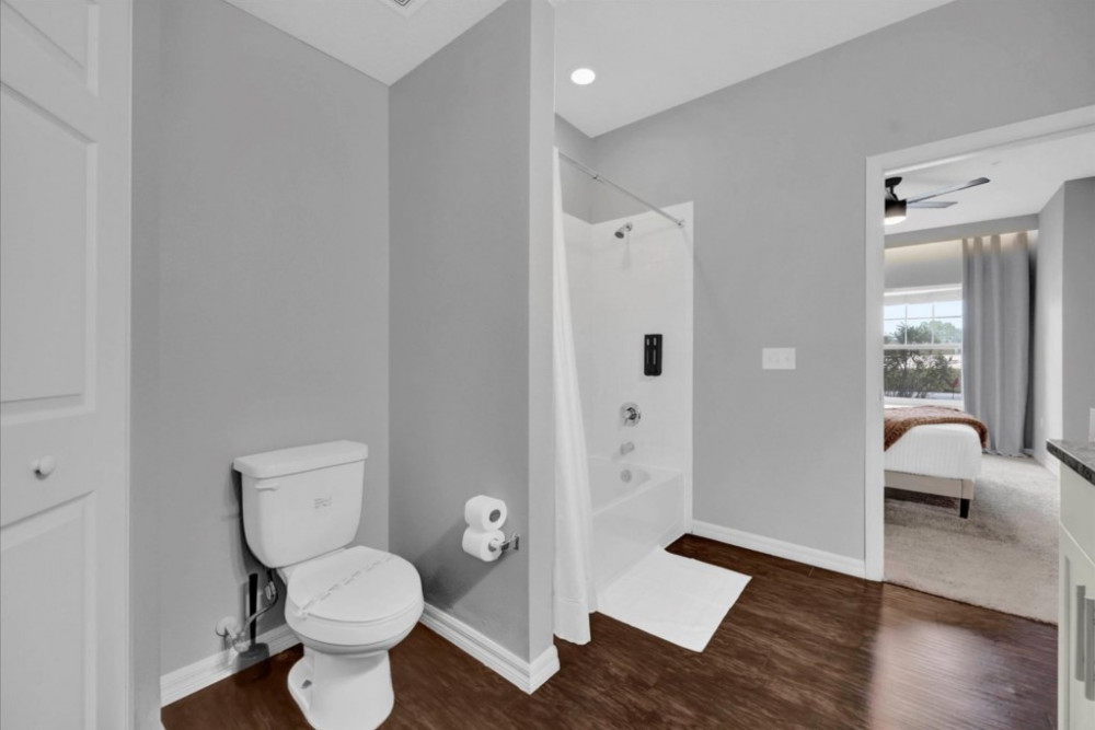 West Lucaya Village 24