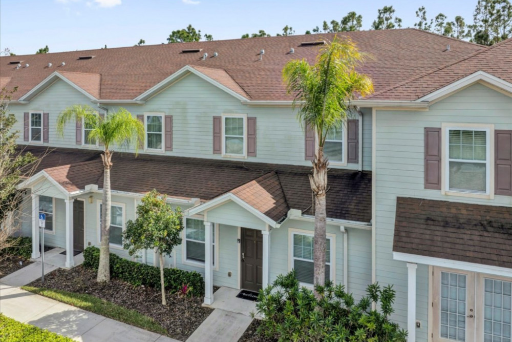 West Lucaya Village 24