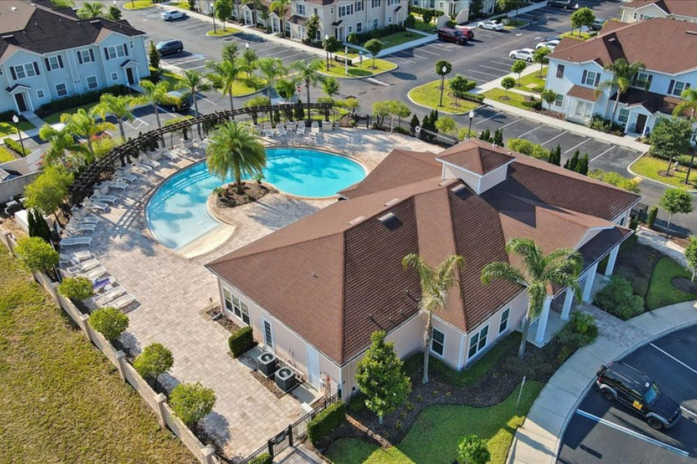 West Lucaya Village 24