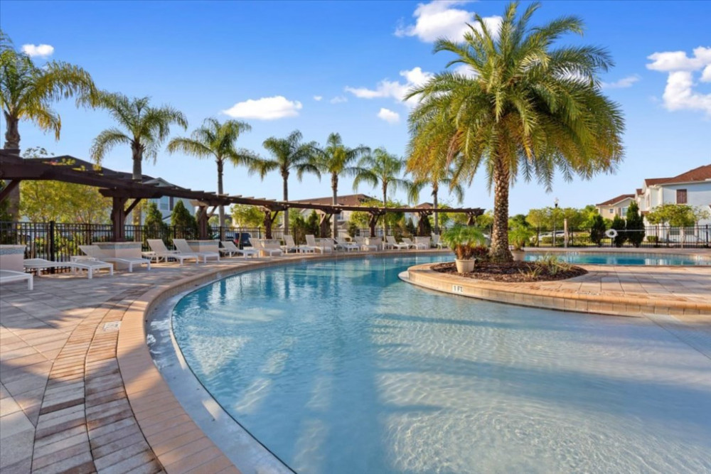 West Lucaya Village 24