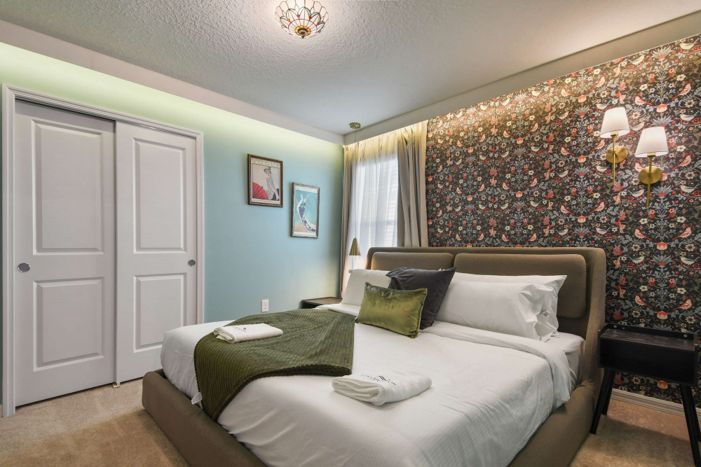 Windsor Cay 80