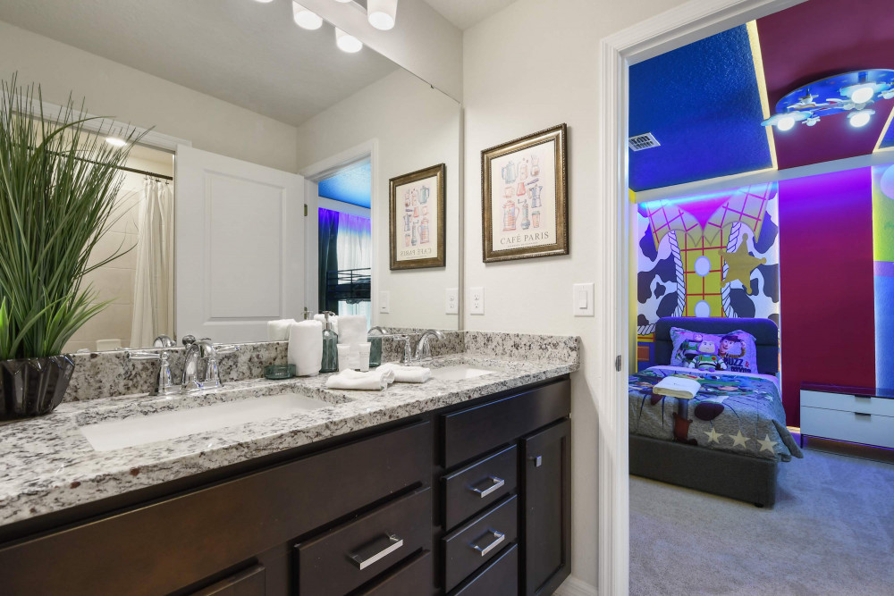 Windsor Cay 80