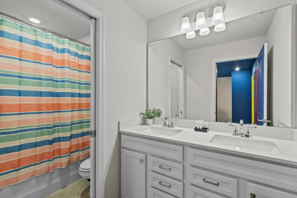 Windsor Cay 79
