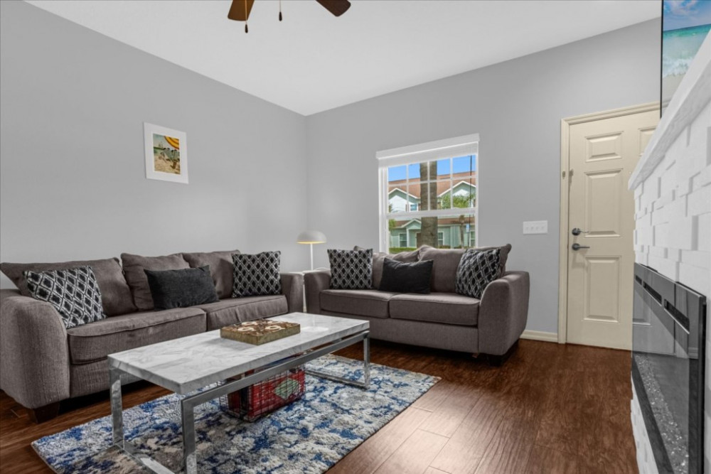 West Lucaya Village 16