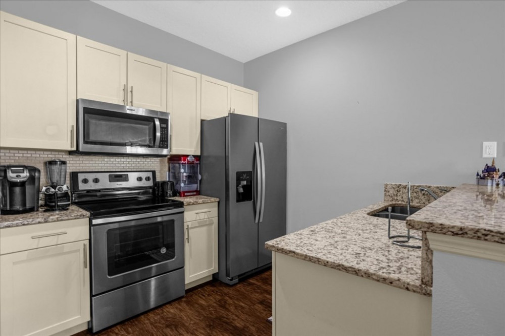 West Lucaya Village 16