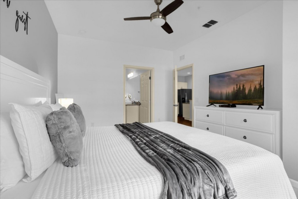 West Lucaya Village 16