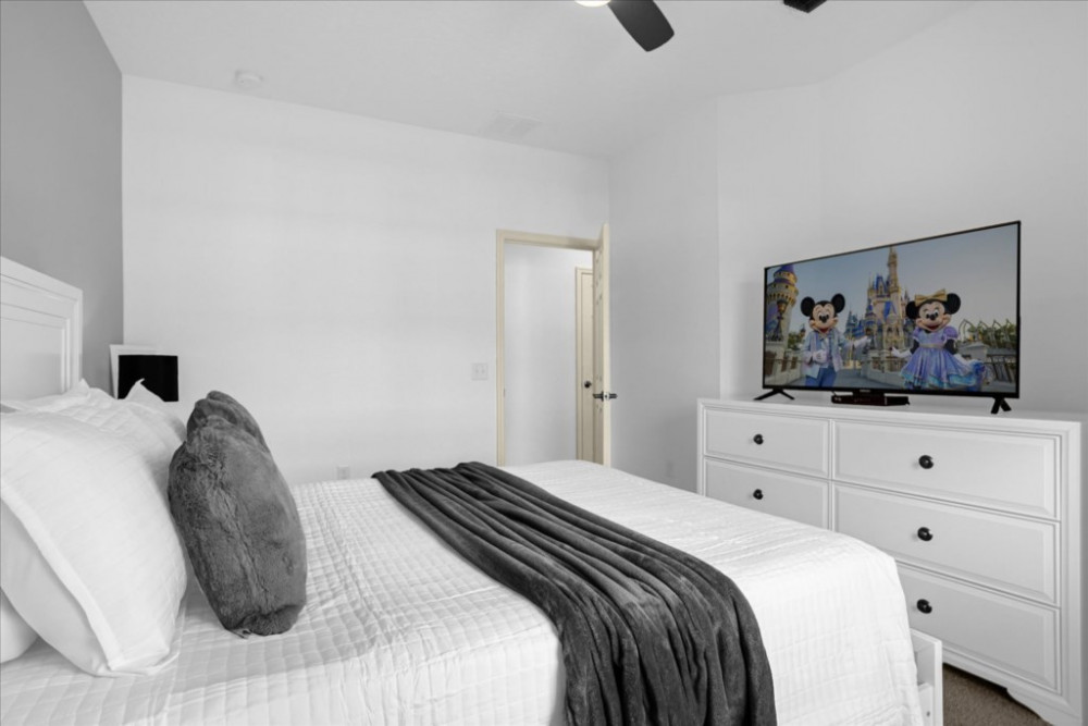 West Lucaya Village 16