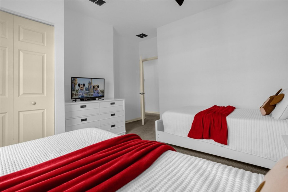 West Lucaya Village 16