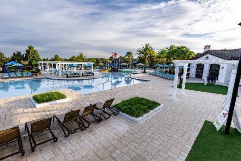 Windsor at Westside 350