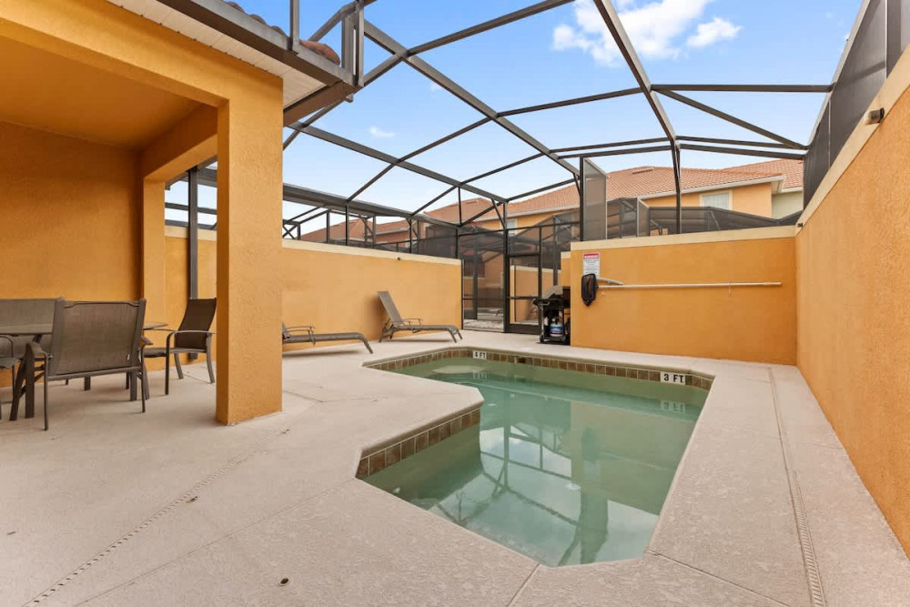 Paradise Palms Resort 98