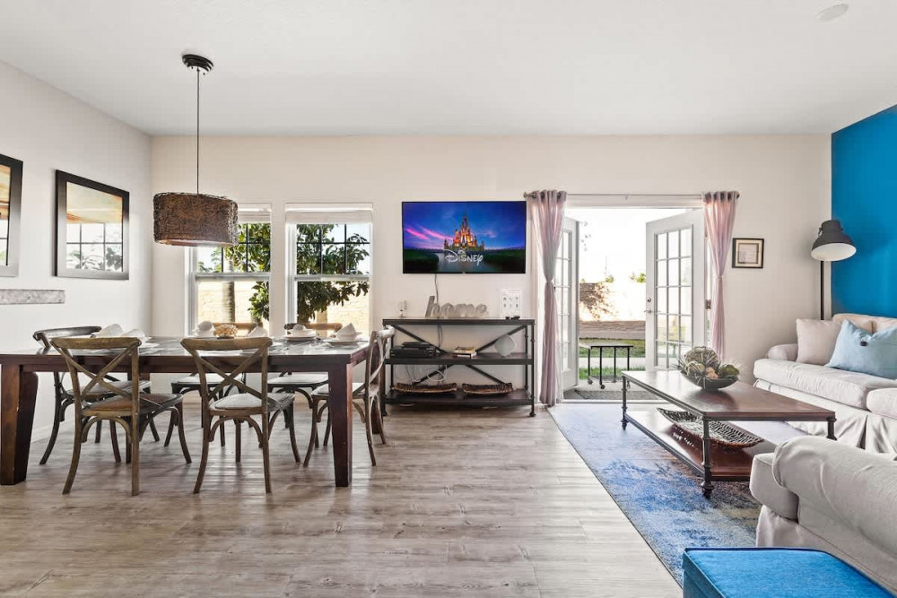 West Lucaya Village 21