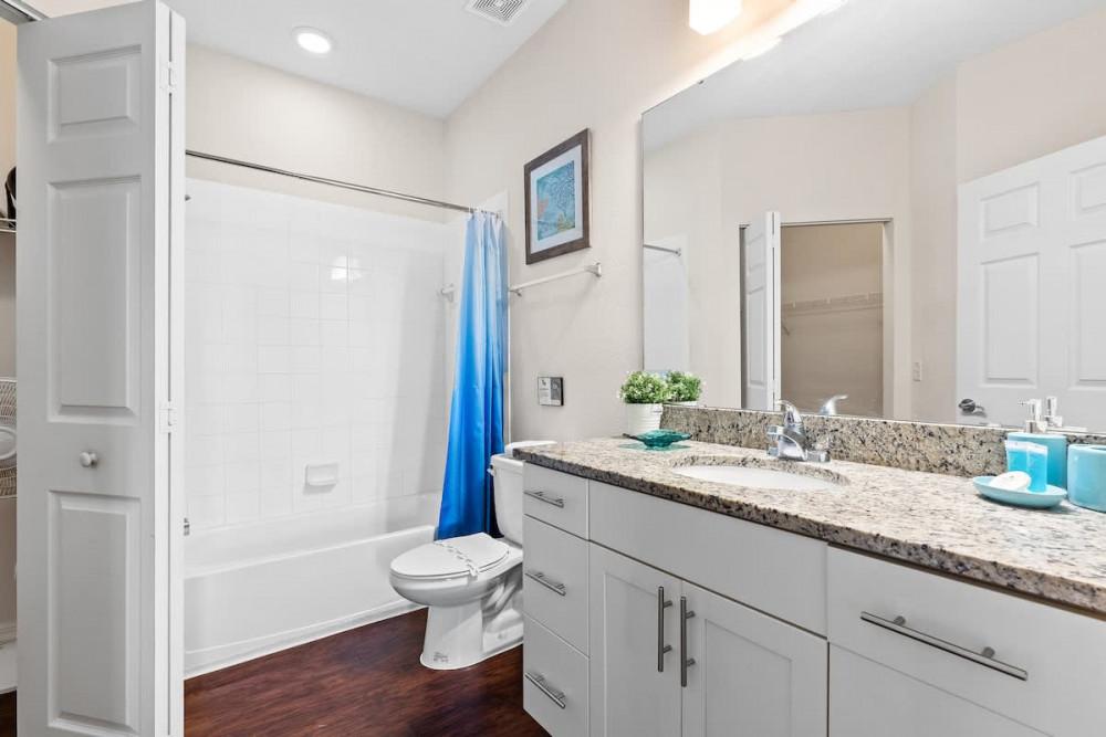 West Lucaya Village 21