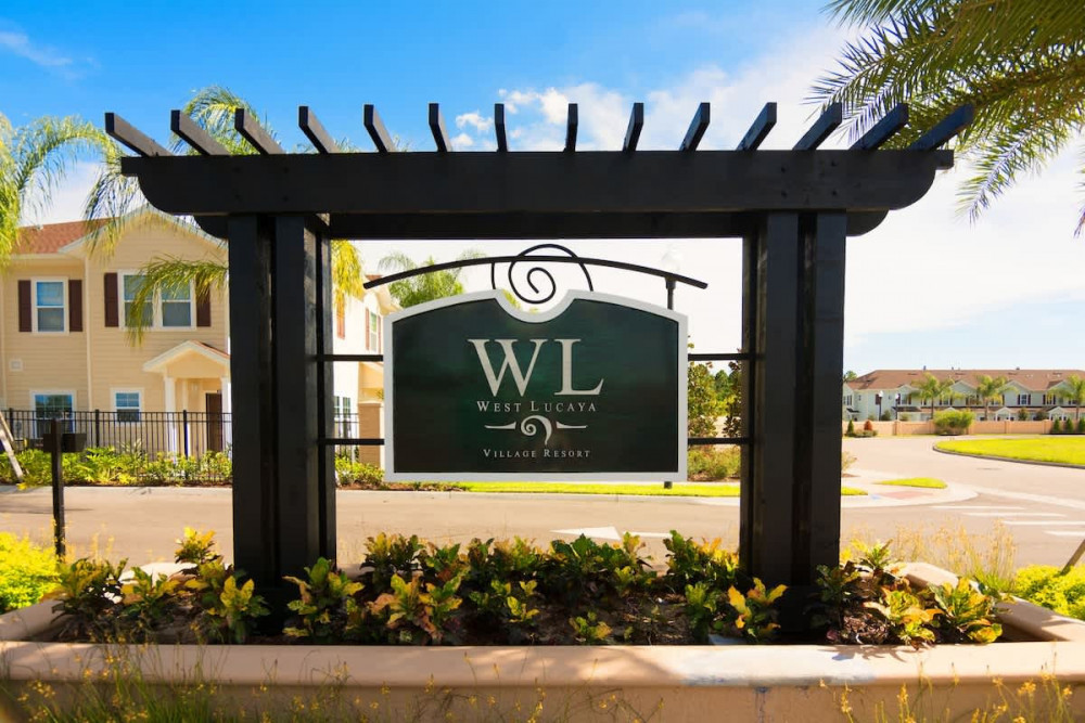 West Lucaya Village 21