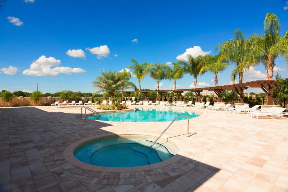 West Lucaya Village 21