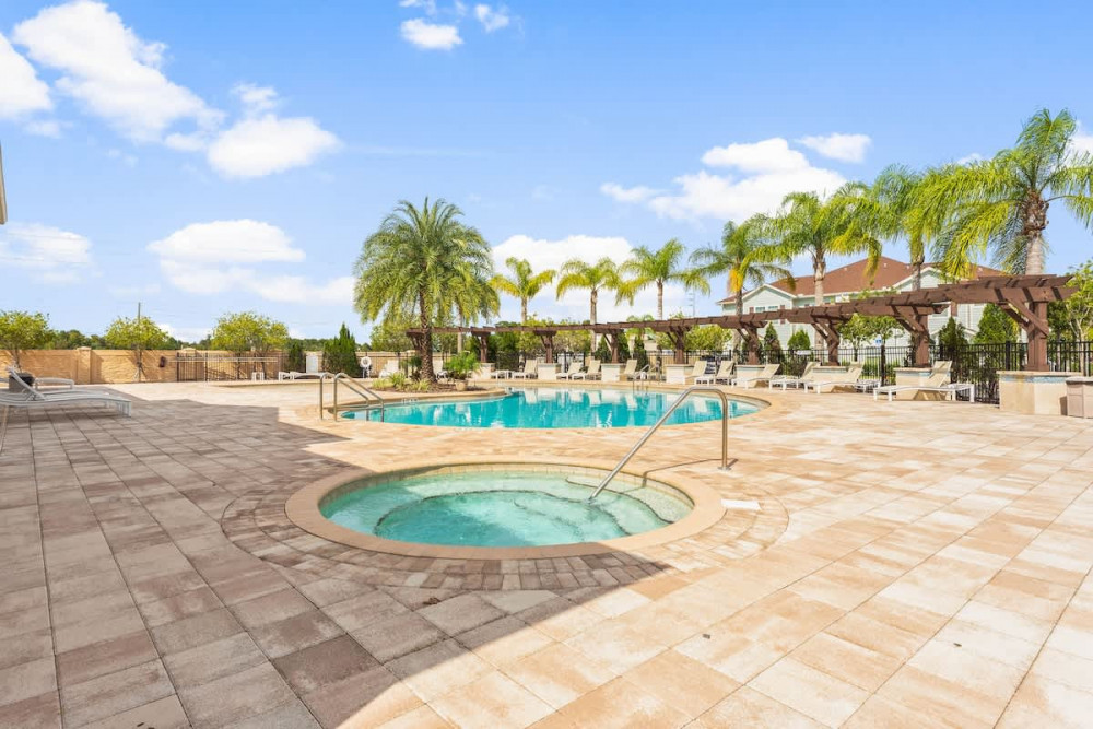 West Lucaya Village 83