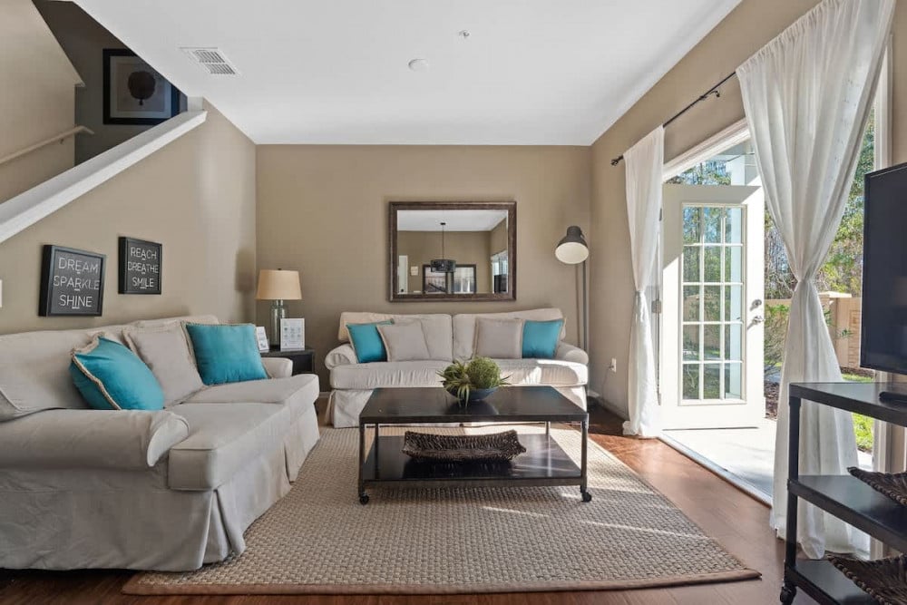 West Lucaya Village 19