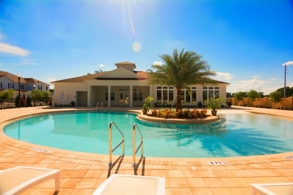 West Lucaya Village 19