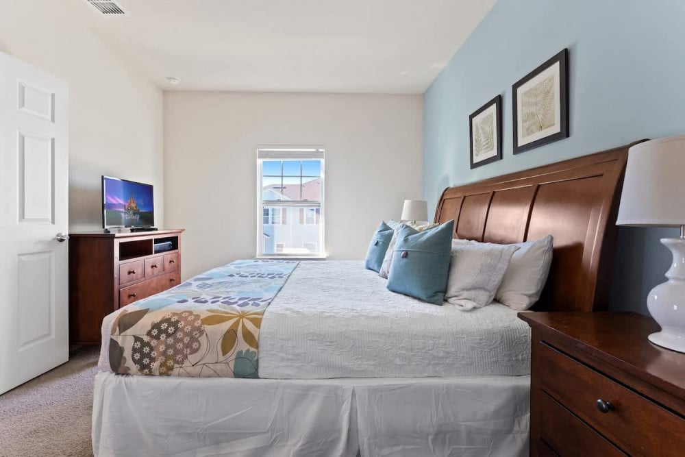 West Lucaya Village 19