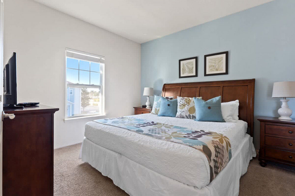 West Lucaya Village 19