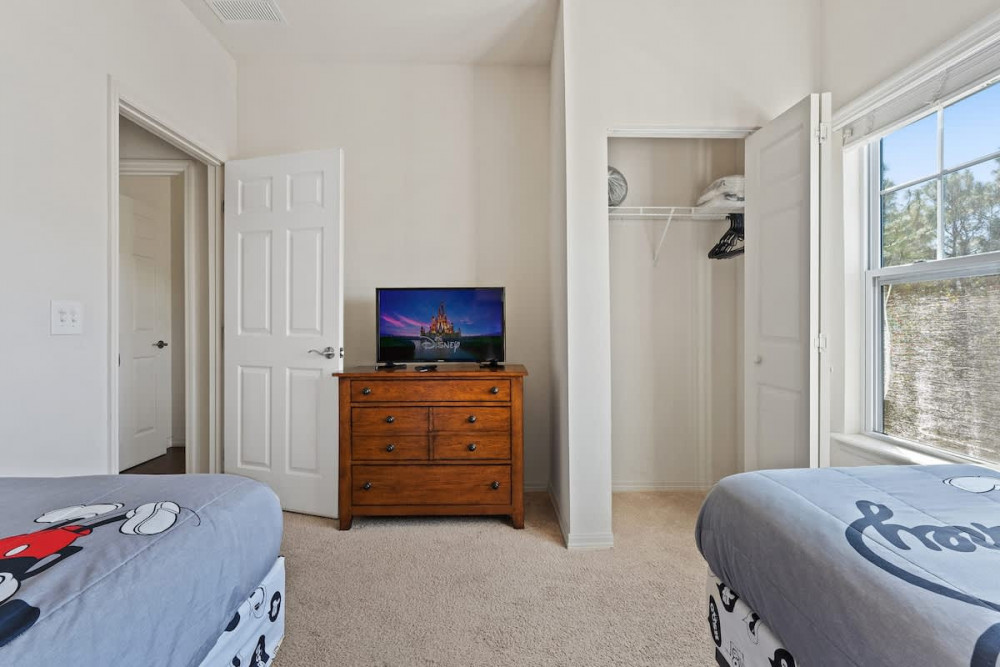 West Lucaya Village 19