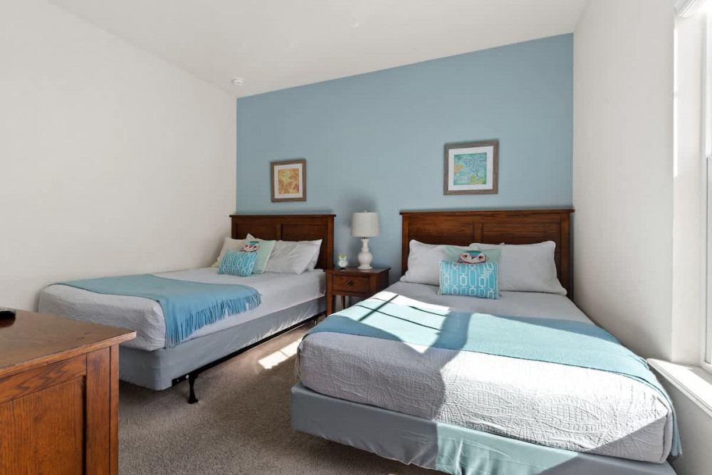 West Lucaya Village 19