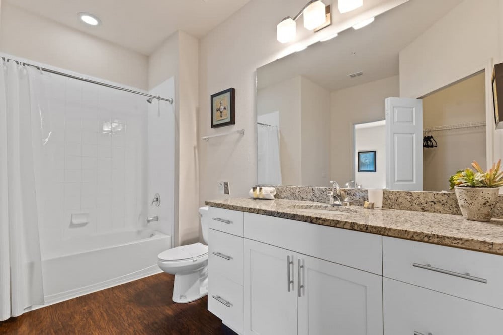 West Lucaya Village 19