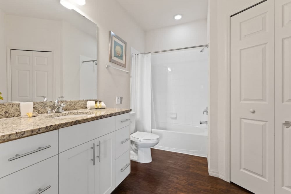 West Lucaya Village 19