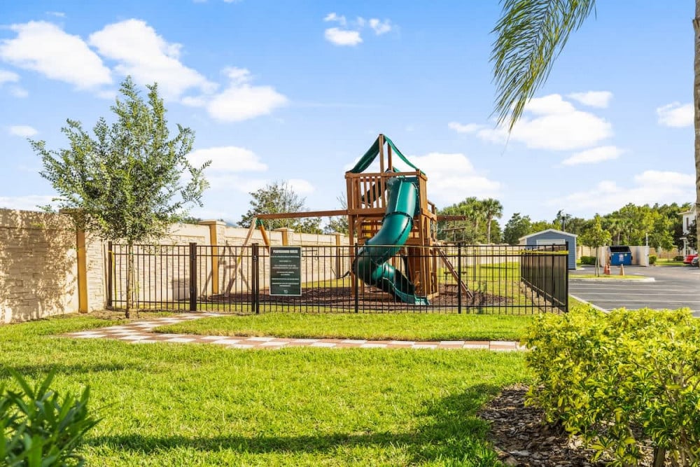 West Lucaya Village 19