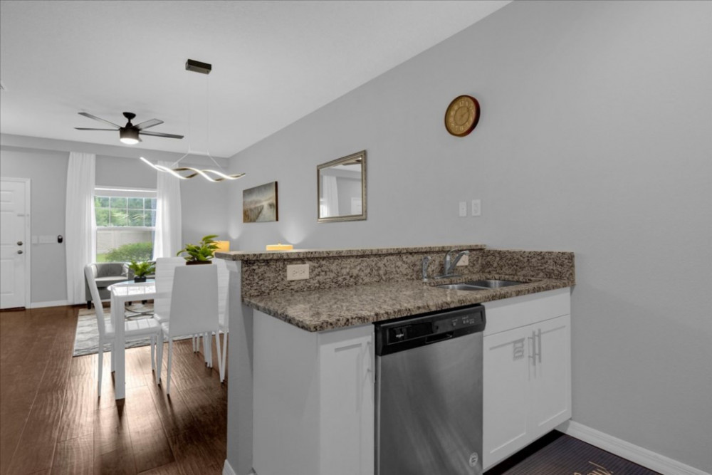 West Lucaya Village 32