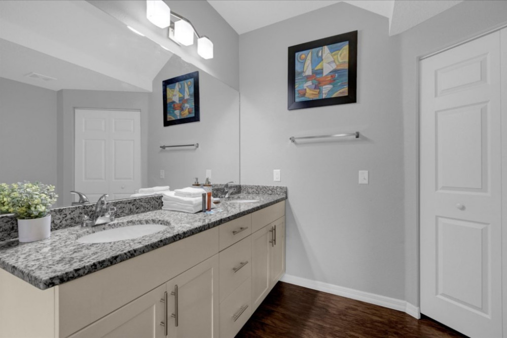 West Lucaya Village 32