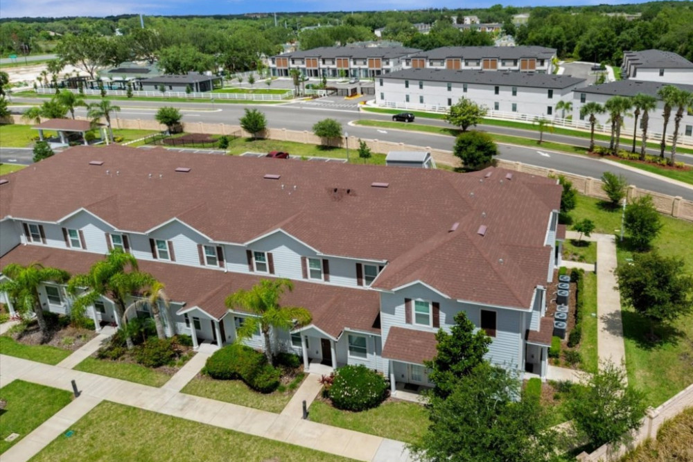 West Lucaya Village 32