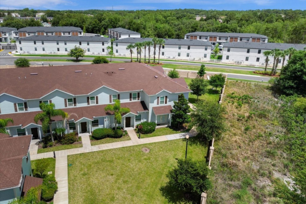 West Lucaya Village 32