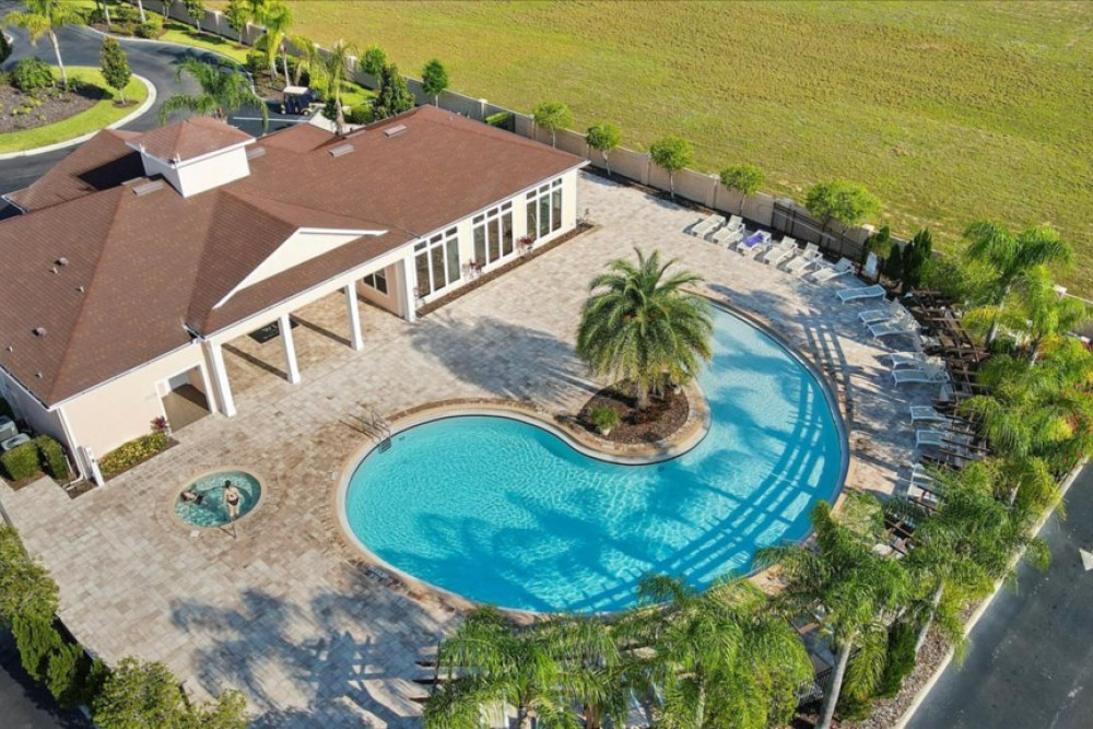 West Lucaya Village 32