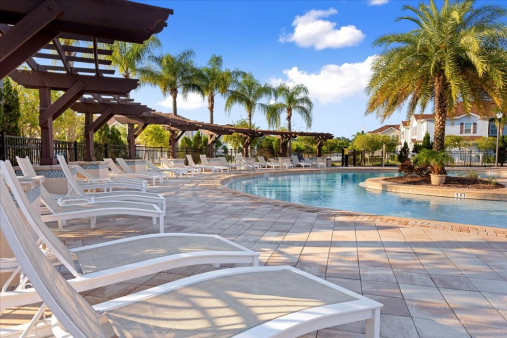 West Lucaya Village 32