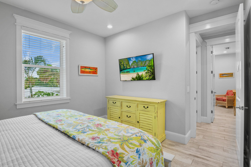 Holmes Beach 187