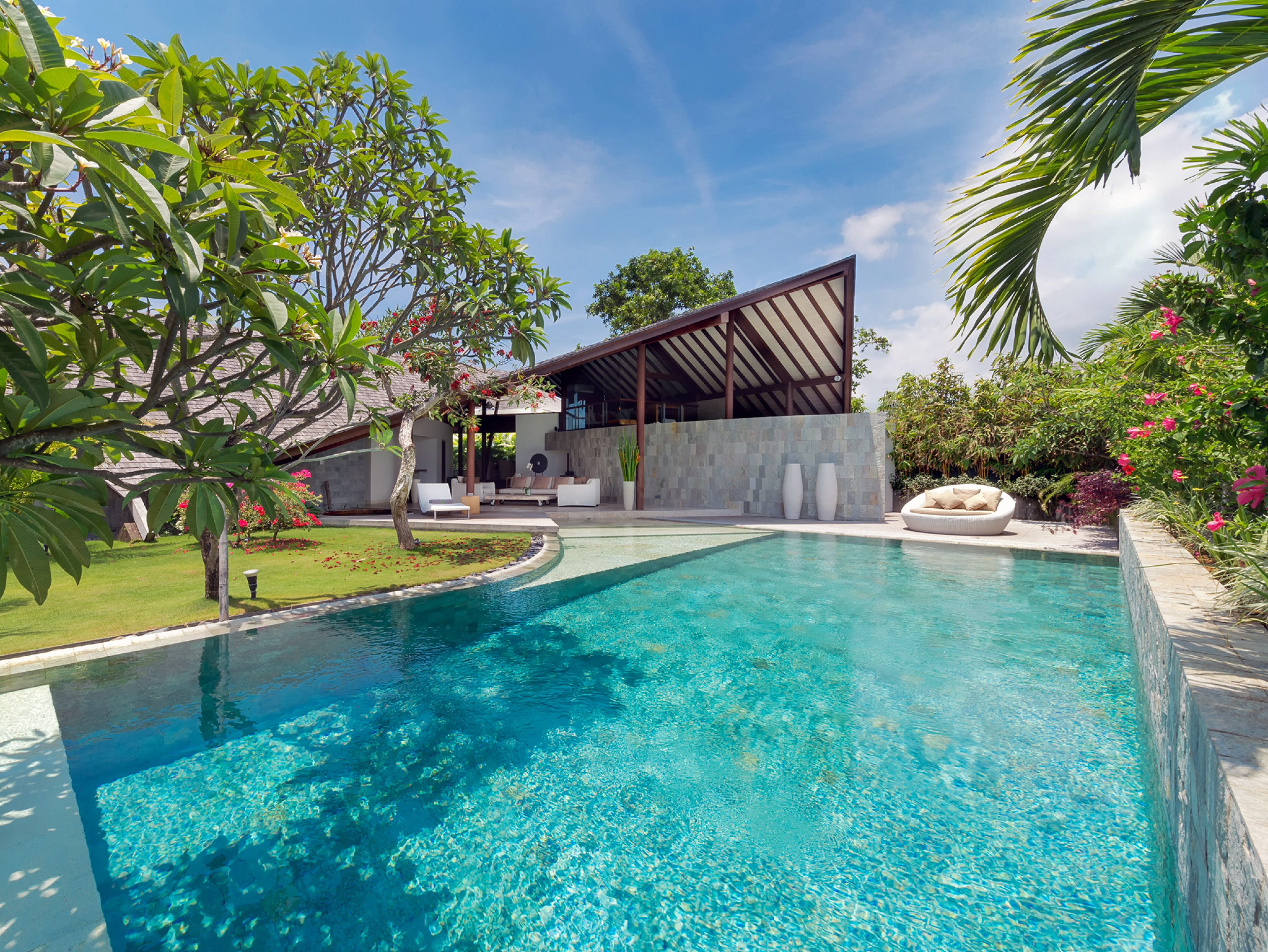 https://www.thetopvillas.com/destinations/indonesia/bali/seminyak/seminyak-3719-the-layar-10