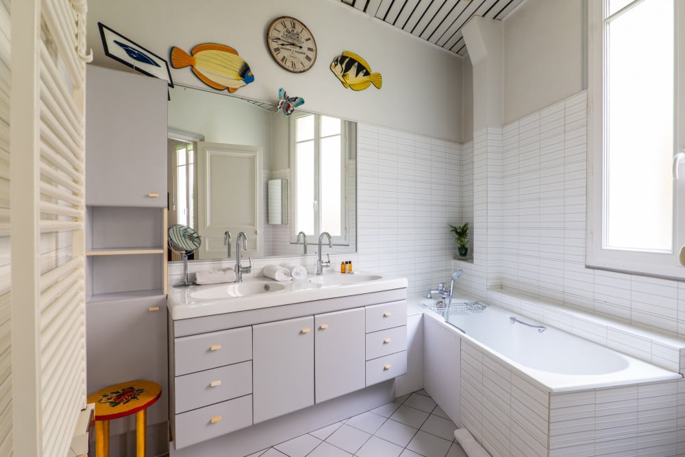 Postcards from the Eiffel Tower