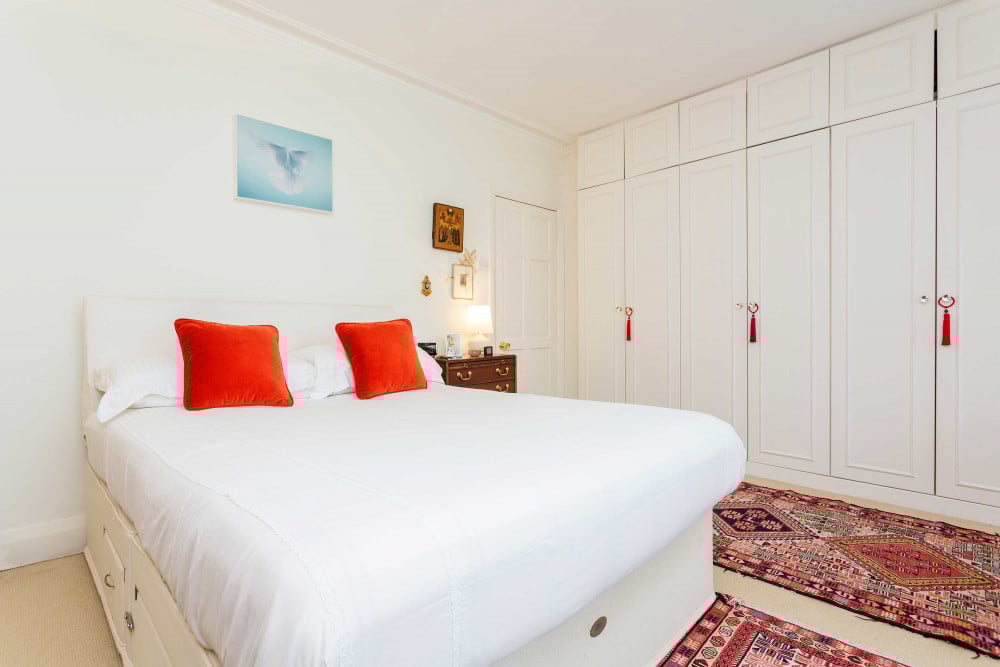 Rose-Tinted Charm - Wimbledon