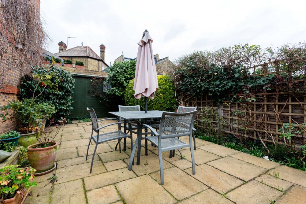 Rose-Tinted Charm - Wimbledon