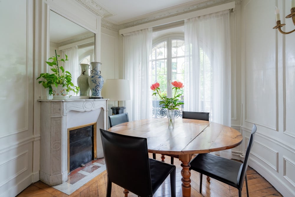 Père-Lachaise Chronicles