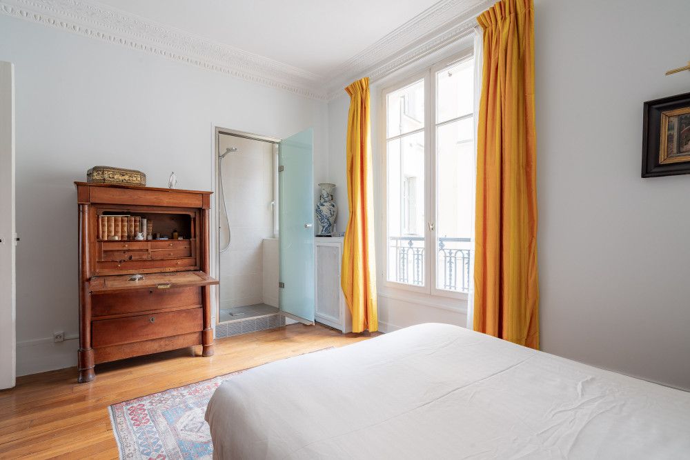 Père-Lachaise Chronicles