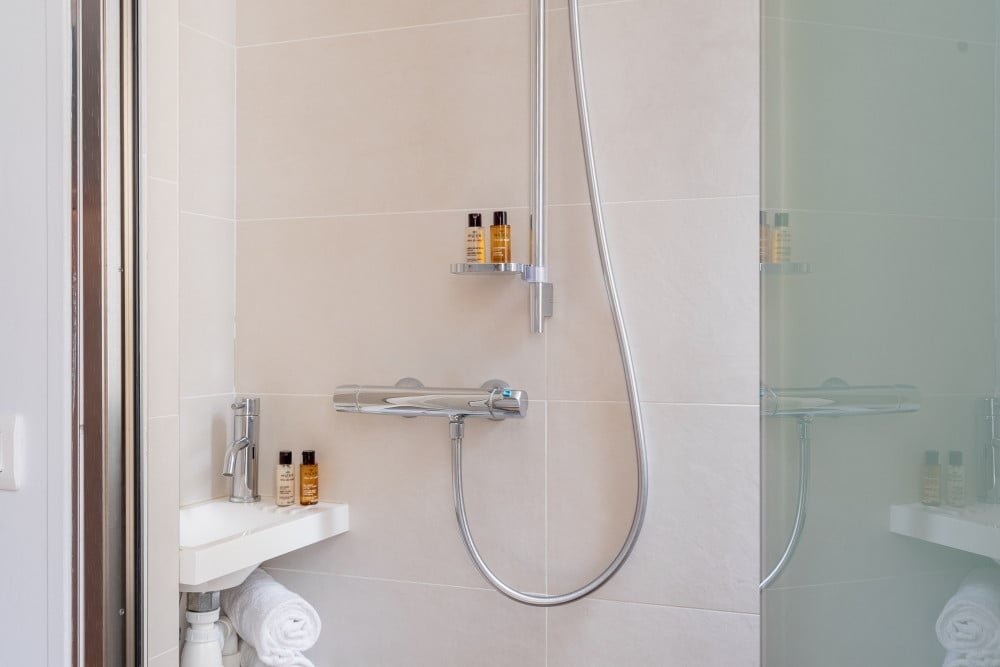 Père-Lachaise Chronicles