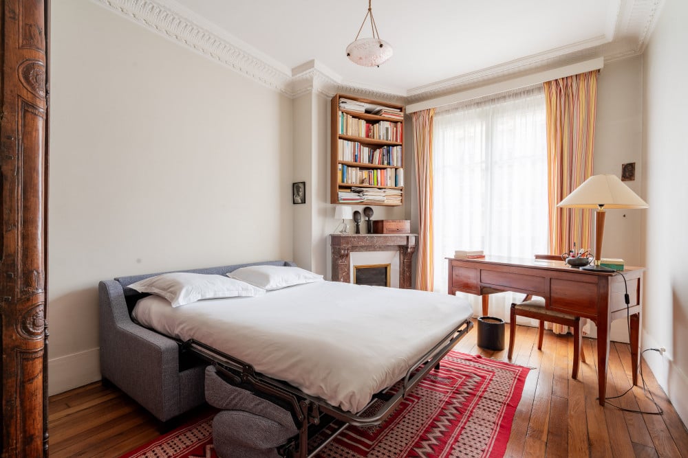 Père-Lachaise Chronicles