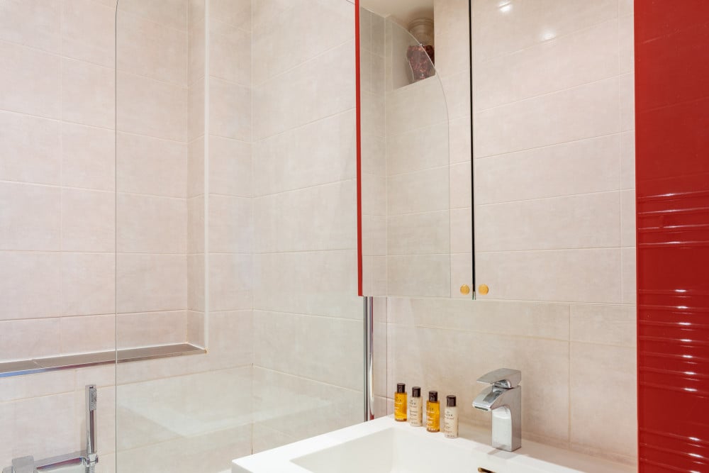 Père-Lachaise Chronicles