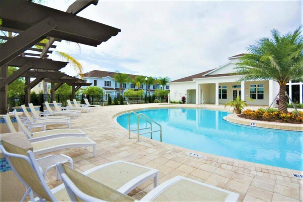 West Lucaya Village 34